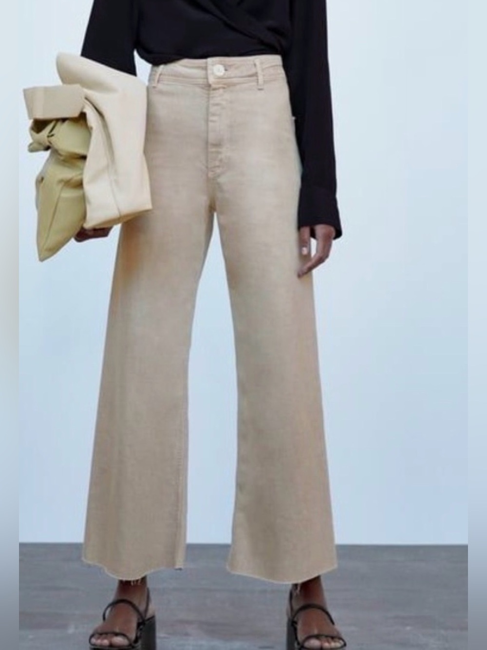 Zara Marine Straight Women's Wide-Leg Jeans in Light Beige